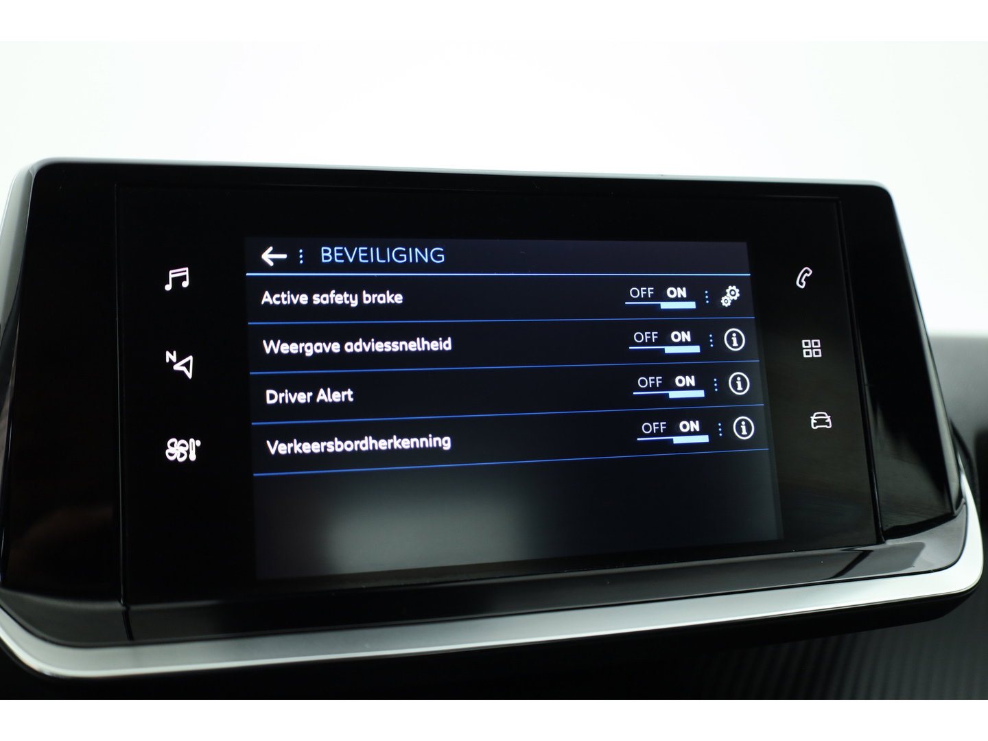 Peugeot 208 1.2 PureTech Allure Pack | Cruise Control | Apple CarPlay & Android Auto | DAB | All Season | PDC + A | Navi