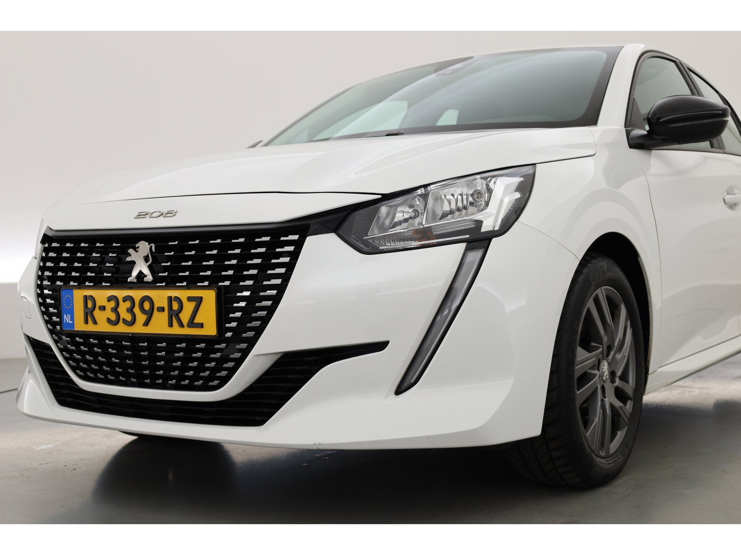 Peugeot 208 1.2 PureTech Allure Pack | Cruise Control | Apple CarPlay & Android Auto | DAB | All Season | PDC + A | Navi