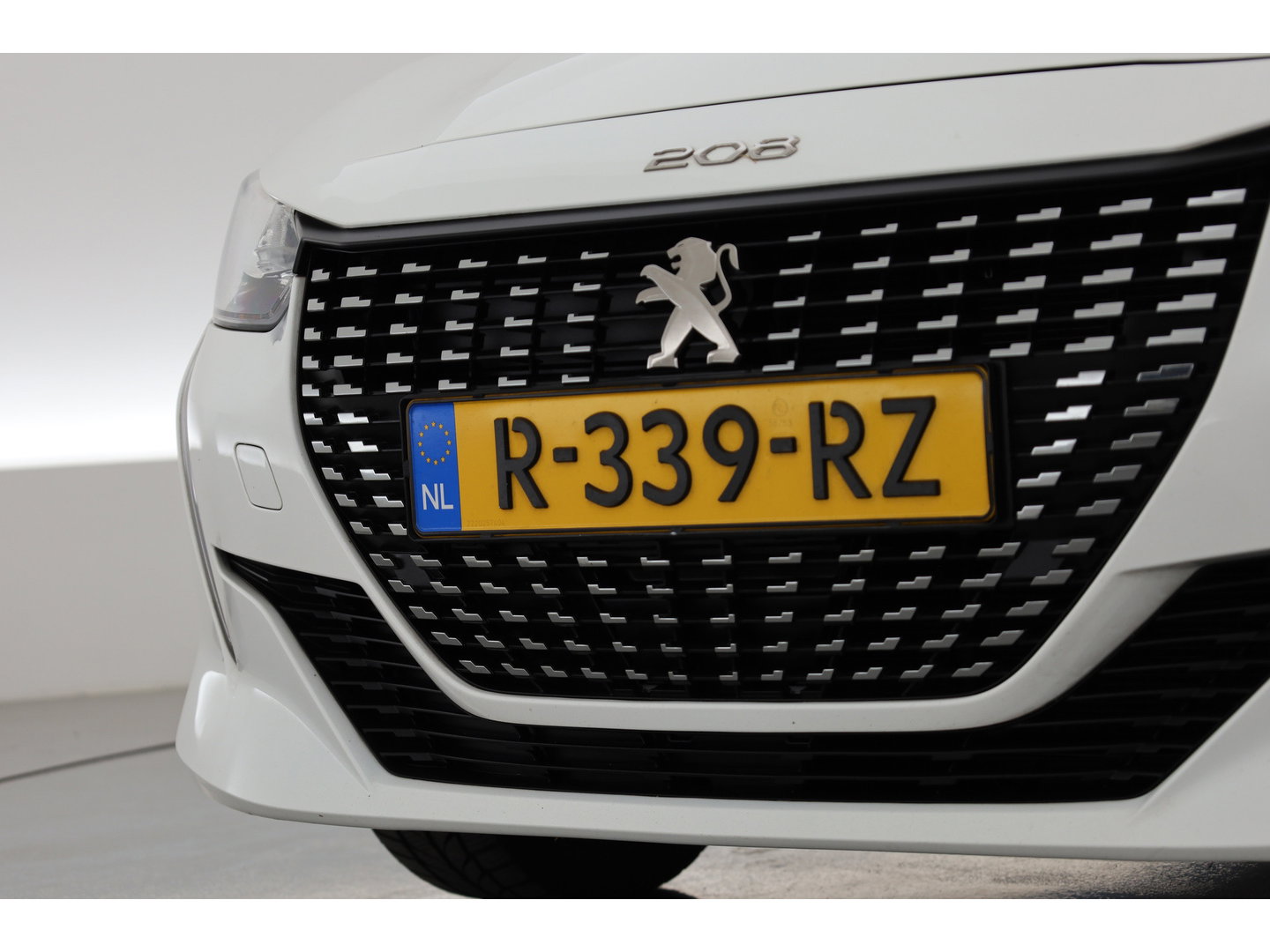 Peugeot 208 1.2 PureTech Allure Pack | Cruise Control | Apple CarPlay & Android Auto | DAB | All Season | PDC + A | Navi