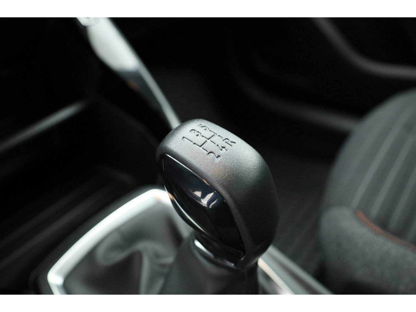 Peugeot 208 1.2 PureTech Allure Pack | Cruise Control | Apple CarPlay & Android Auto | DAB | All Season | PDC + A | Navi