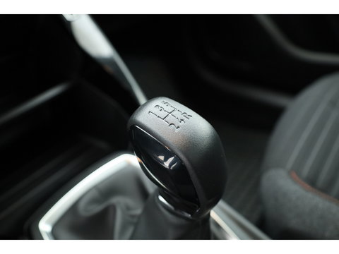 Peugeot 208 1.2 PureTech Allure Pack | Cruise Control | Apple CarPlay & Android Auto | DAB | All Season | PDC + A | Navi