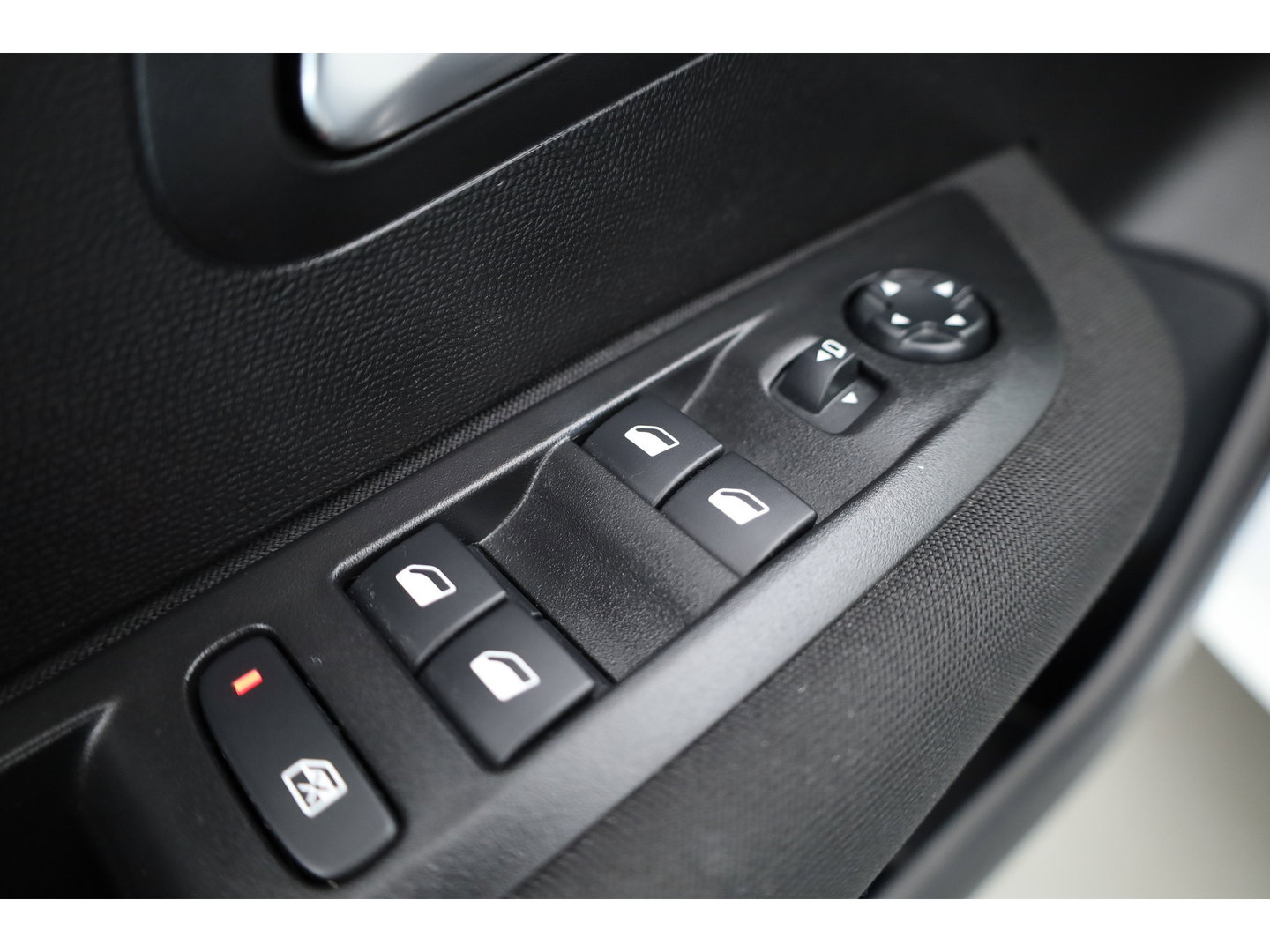 Peugeot 208 1.2 PureTech Allure Pack | Cruise Control | Apple CarPlay & Android Auto | DAB | All Season | PDC + A | Navi