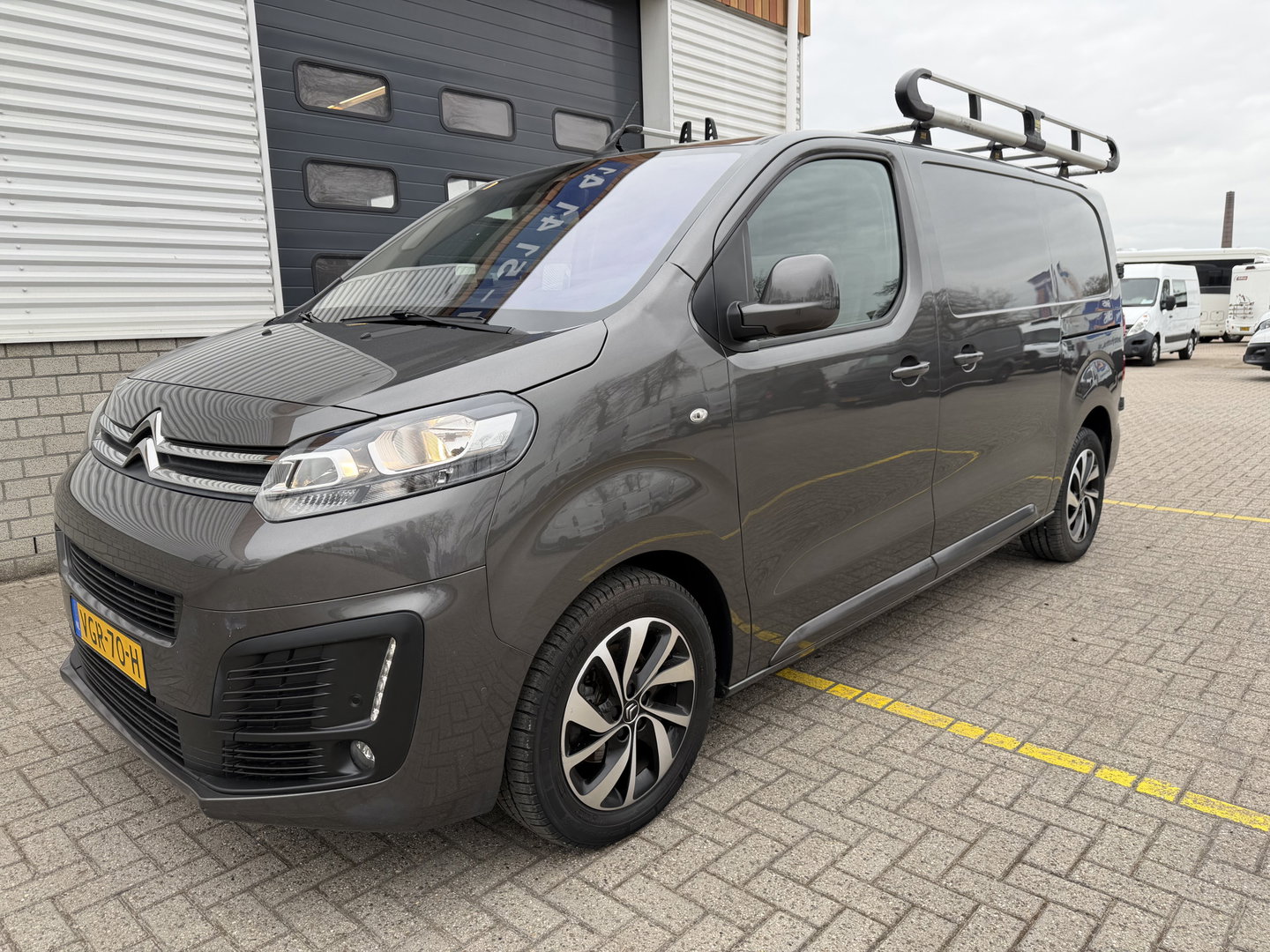Citroën Jumpy 2.0 BlueHDI automaat 120pk M Driver L2H1 / euro 6 / bpm vrij / camera / vaste prijs rijklaar € 14.950 ex btw / airco / cruise / navi / imperial / trekhaak