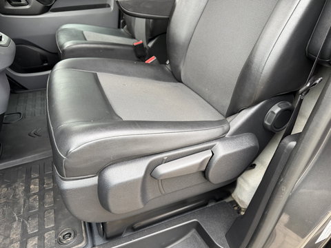 Citroën Jumpy 2.0 BlueHDI automaat 120pk M Driver L2H1 / euro 6 / bpm vrij / camera / vaste prijs rijklaar € 14.950 ex btw / airco / cruise / navi / imperial / trekhaak