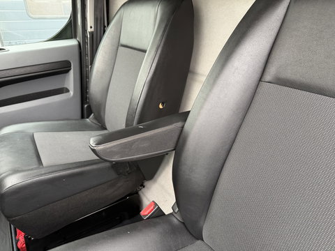 Citroën Jumpy 2.0 BlueHDI automaat 120pk M Driver L2H1 / euro 6 / bpm vrij / camera / vaste prijs rijklaar € 14.950 ex btw / airco / cruise / navi / imperial / trekhaak