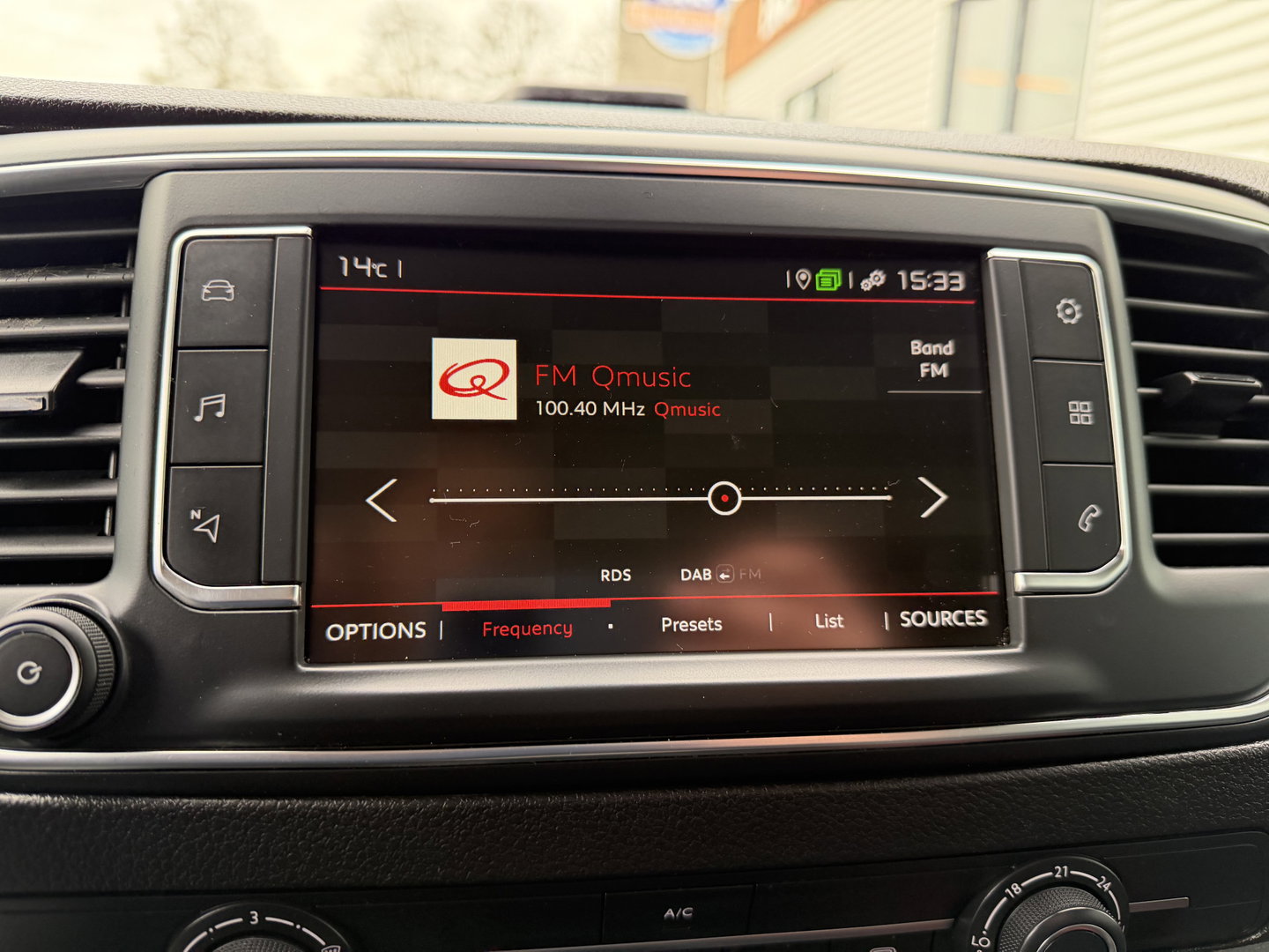 Citroën Jumpy 2.0 BlueHDI automaat 120pk M Driver L2H1 / euro 6 / bpm vrij / camera / vaste prijs rijklaar € 14.950 ex btw / airco / cruise / navi / imperial / trekhaak