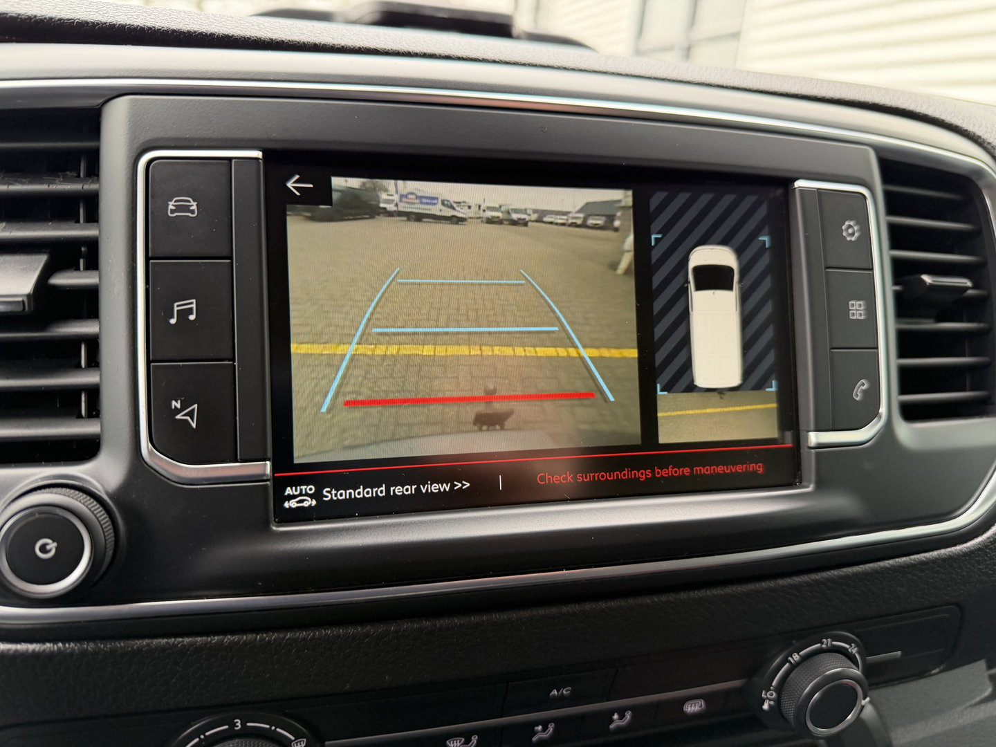 Citroën Jumpy 2.0 BlueHDI automaat 120pk M Driver L2H1 / euro 6 / bpm vrij / camera / vaste prijs rijklaar € 14.950 ex btw / airco / cruise / navi / imperial / trekhaak