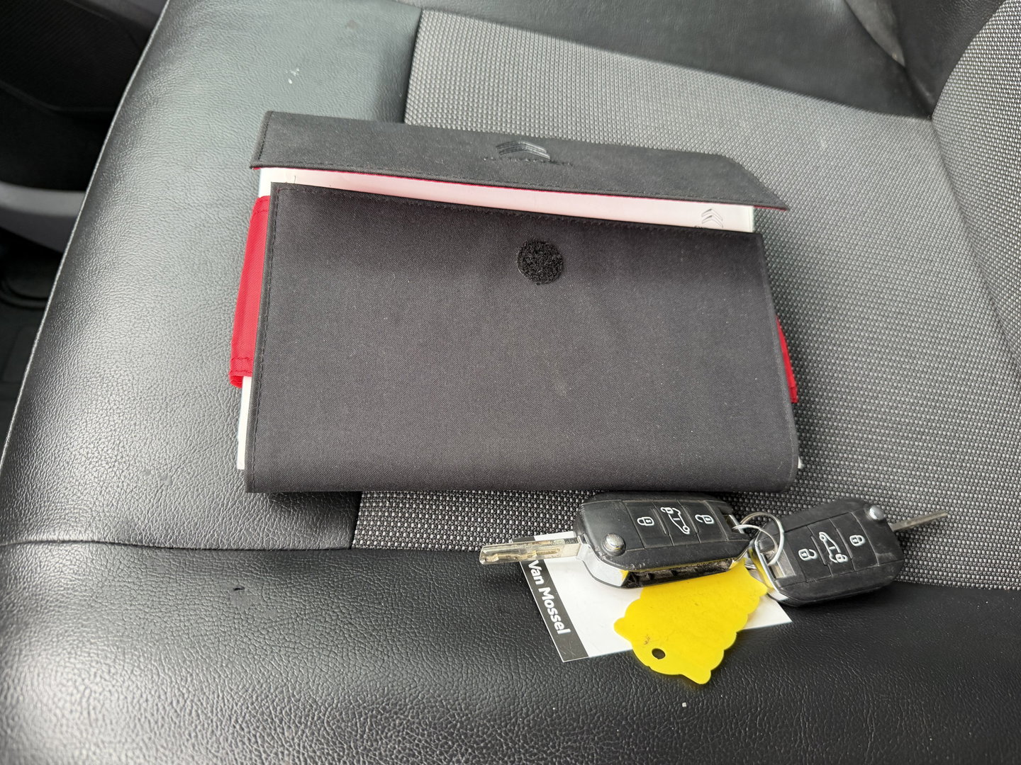 Citroën Jumpy 2.0 BlueHDI automaat 120pk M Driver L2H1 / euro 6 / bpm vrij / camera / vaste prijs rijklaar € 14.950 ex btw / airco / cruise / navi / imperial / trekhaak