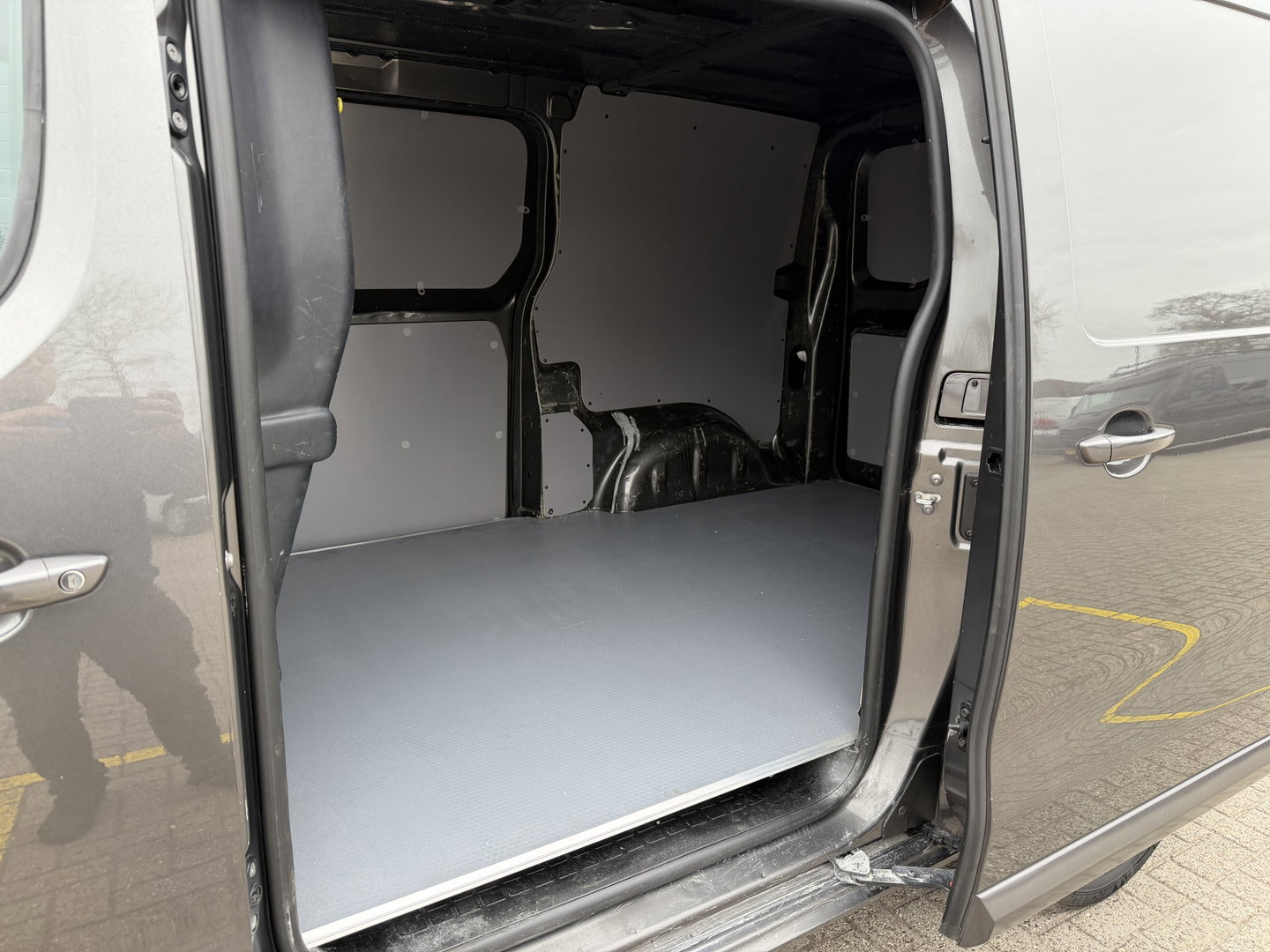 Citroën Jumpy 2.0 BlueHDI automaat 120pk M Driver L2H1 / euro 6 / bpm vrij / camera / vaste prijs rijklaar € 14.950 ex btw / airco / cruise / navi / imperial / trekhaak