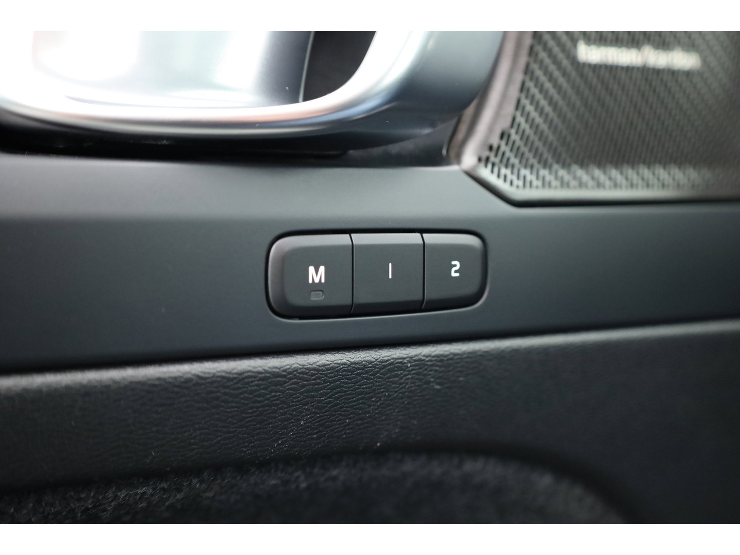 Volvo XC40 1.5 T5 Recharge Inscription | SOH 90,3% | Pilot Assist | Harman Kardon | Pano | Stoel-Stuurverw. | Dodehoek | Camera | PDC V+A