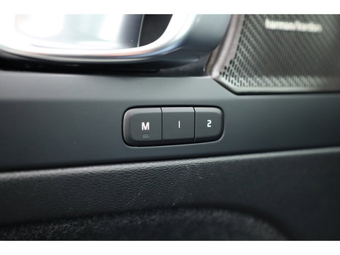 Volvo XC40 1.5 T5 Recharge Inscription | SOH 90,3% | Pilot Assist | Harman Kardon | Pano | Stoel-Stuurverw. | Dodehoek | Camera | PDC V+A