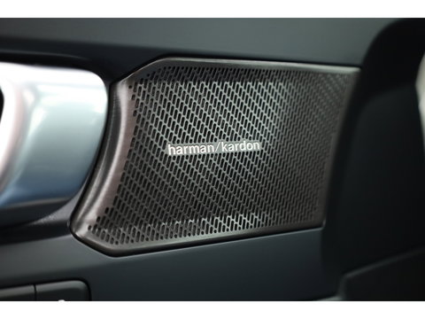 Volvo XC40 1.5 T5 Recharge Inscription | SOH 90,3% | Pilot Assist | Harman Kardon | Pano | Stoel-Stuurverw. | Dodehoek | Camera | PDC V+A