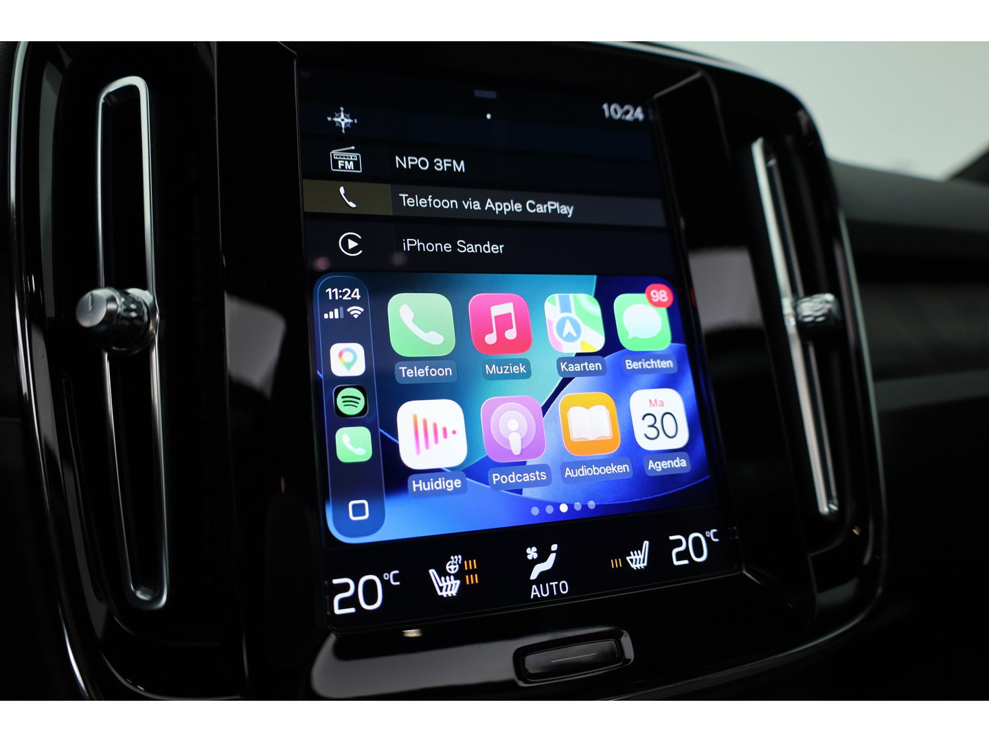 Volvo XC40 1.5 T5 Recharge Inscription | SOH 90,3% | Pilot Assist | Harman Kardon | Pano | Stoel-Stuurverw. | Dodehoek | Camera | PDC V+A