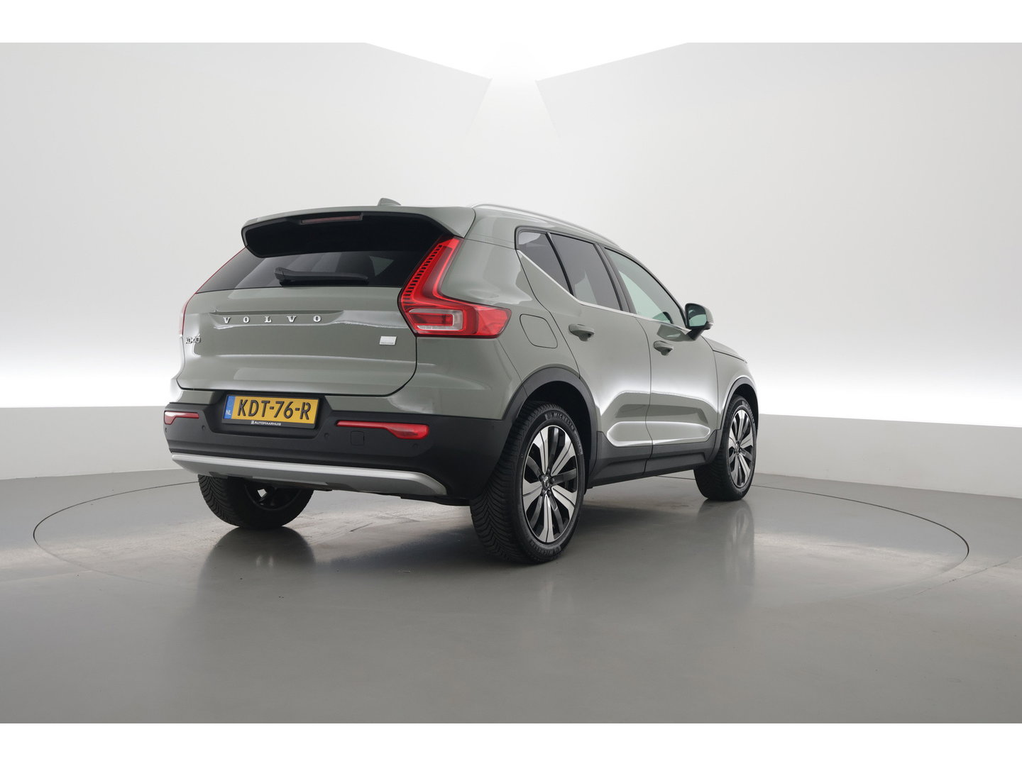 Volvo XC40 1.5 T5 Recharge Inscription | SOH 90,3% | Pilot Assist | Harman Kardon | Pano | Stoel-Stuurverw. | Dodehoek | Camera | PDC V+A