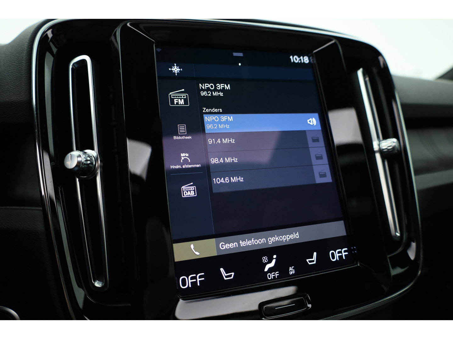 Volvo XC40 1.5 T5 Recharge Inscription | SOH 90,3% | Pilot Assist | Harman Kardon | Pano | Stoel-Stuurverw. | Dodehoek | Camera | PDC V+A