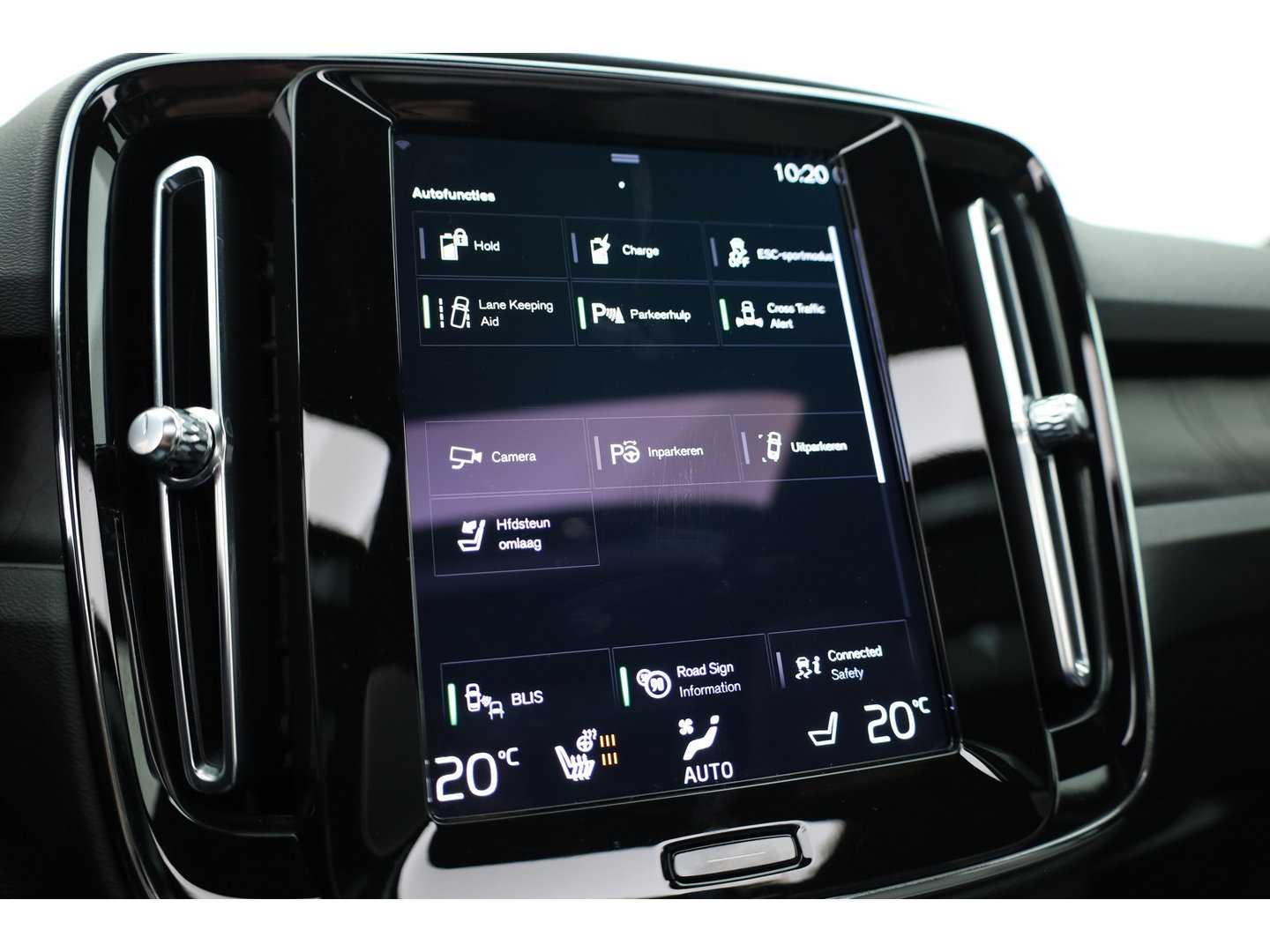 Volvo XC40 1.5 T5 Recharge Inscription | SOH 90,3% | Pilot Assist | Harman Kardon | Pano | Stoel-Stuurverw. | Dodehoek | Camera | PDC V+A