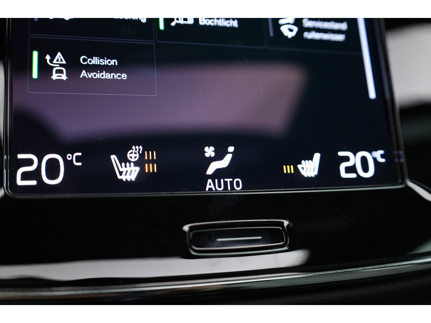 Volvo XC40 1.5 T5 Recharge Inscription | SOH 90,3% | Pilot Assist | Harman Kardon | Pano | Stoel-Stuurverw. | Dodehoek | Camera | PDC V+A