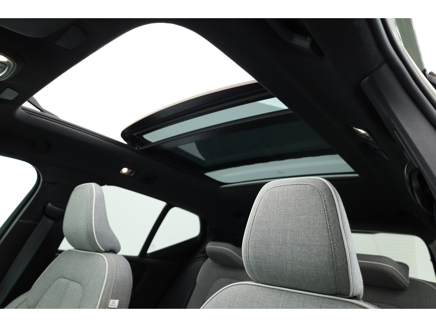 Volvo XC40 1.5 T5 Recharge Inscription | SOH 90,3% | Pilot Assist | Harman Kardon | Pano | Stoel-Stuurverw. | Dodehoek | Camera | PDC V+A