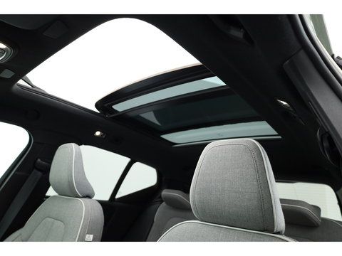Volvo XC40 1.5 T5 Recharge Inscription | SOH 90,3% | Pilot Assist | Harman Kardon | Pano | Stoel-Stuurverw. | Dodehoek | Camera | PDC V+A