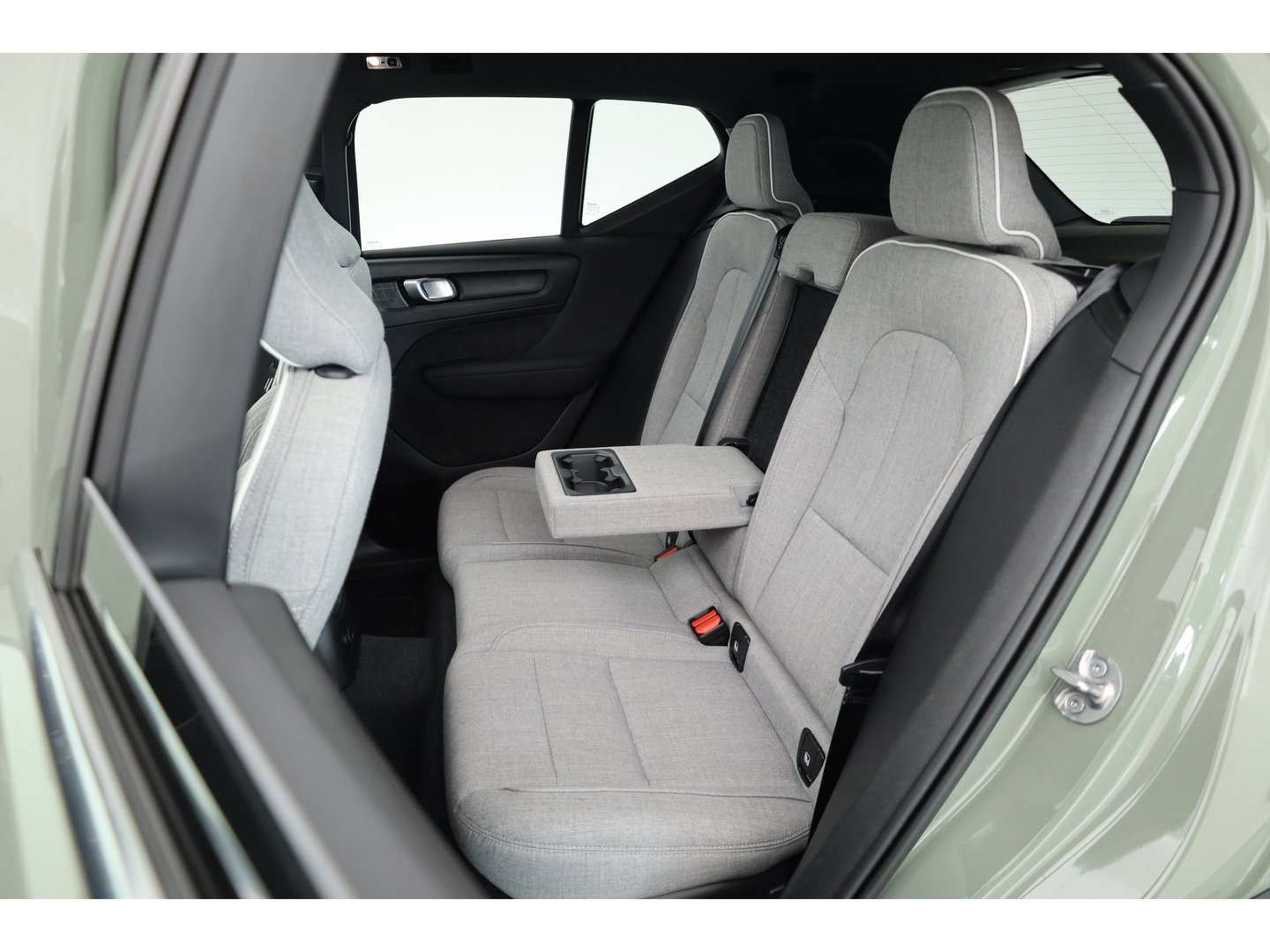 Volvo XC40 1.5 T5 Recharge Inscription | SOH 90,3% | Pilot Assist | Harman Kardon | Pano | Stoel-Stuurverw. | Dodehoek | Camera | PDC V+A