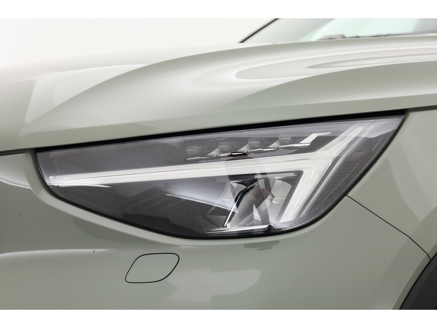 Volvo XC40 1.5 T5 Recharge Inscription | SOH 90,3% | Pilot Assist | Harman Kardon | Pano | Stoel-Stuurverw. | Dodehoek | Camera | PDC V+A