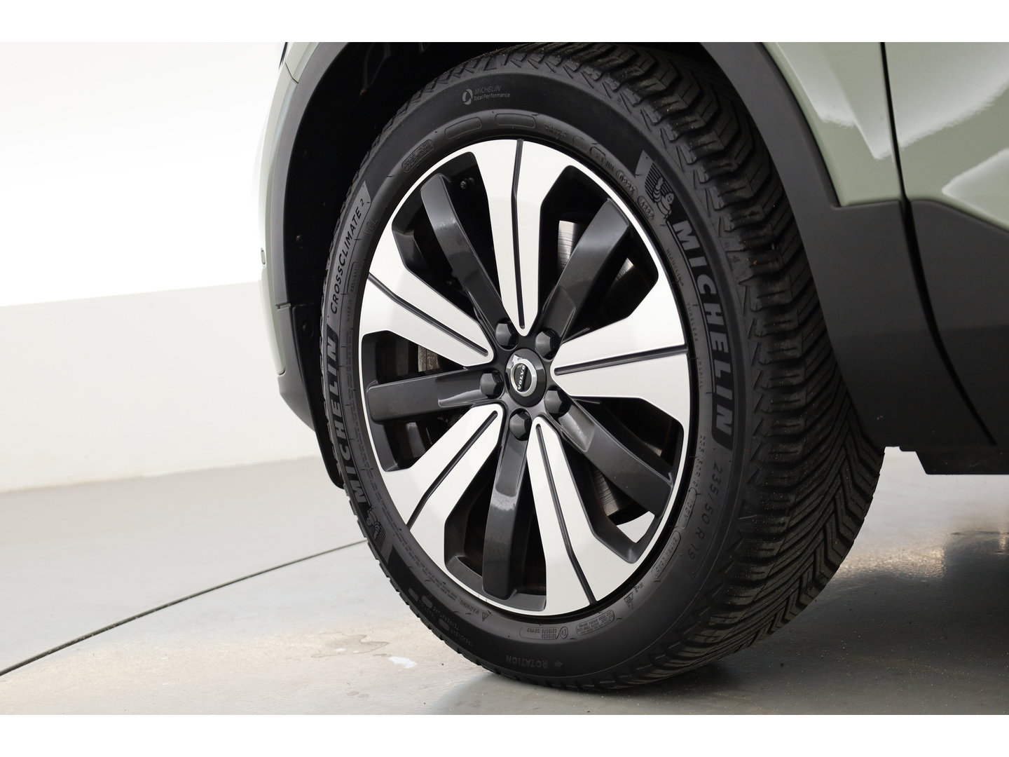 Volvo XC40 1.5 T5 Recharge Inscription | SOH 90,3% | Pilot Assist | Harman Kardon | Pano | Stoel-Stuurverw. | Dodehoek | Camera | PDC V+A