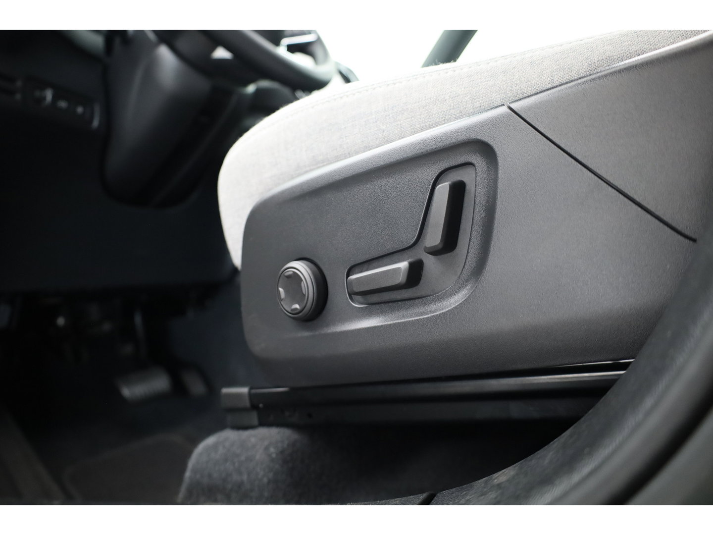 Volvo XC40 1.5 T5 Recharge Inscription | SOH 90,3% | Pilot Assist | Harman Kardon | Pano | Stoel-Stuurverw. | Dodehoek | Camera | PDC V+A