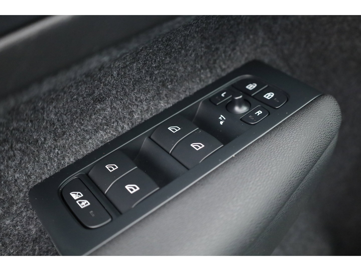 Volvo XC40 1.5 T5 Recharge Inscription | SOH 90,3% | Pilot Assist | Harman Kardon | Pano | Stoel-Stuurverw. | Dodehoek | Camera | PDC V+A