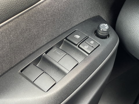 Mazda 2 Hybrid 1.5 Centre-line | Apple Carplay | DAB+ | Airconditioning | Adaptieve Cruise Control | Stoelverwarming |