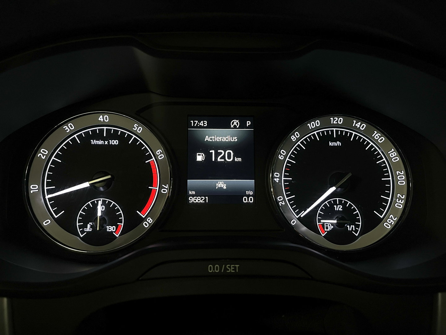 Škoda Kodiaq 1.5 TSI Business Edition | Cruise Control | Parkeersensoren | Apple Carplay |  Android Auto | Led Verlichting | Trekhaak | Front Assist | DAB |