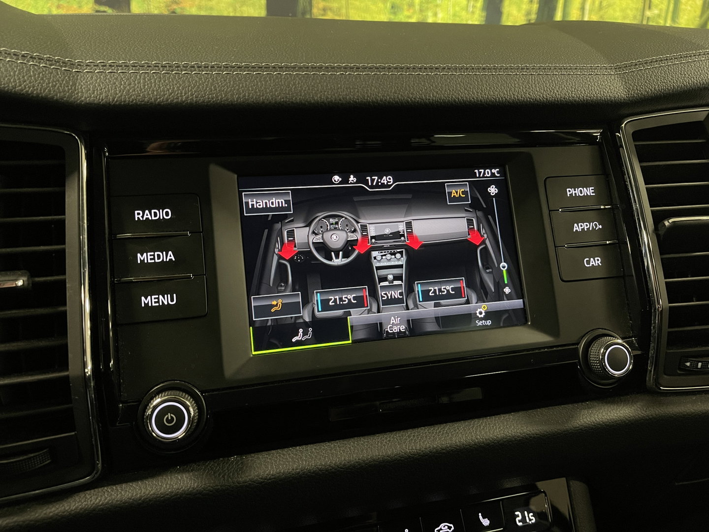 Škoda Kodiaq 1.5 TSI Business Edition | Cruise Control | Parkeersensoren | Apple Carplay |  Android Auto | Led Verlichting | Trekhaak | Front Assist | DAB |