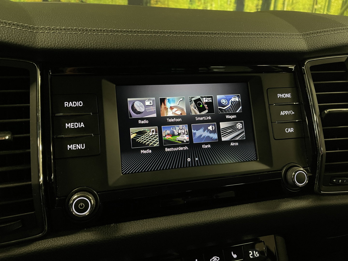 Škoda Kodiaq 1.5 TSI Business Edition | Cruise Control | Parkeersensoren | Apple Carplay |  Android Auto | Led Verlichting | Trekhaak | Front Assist | DAB |