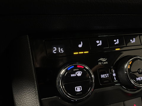 Škoda Kodiaq 1.5 TSI Business Edition | Cruise Control | Parkeersensoren | Apple Carplay |  Android Auto | Led Verlichting | Trekhaak | Front Assist | DAB |