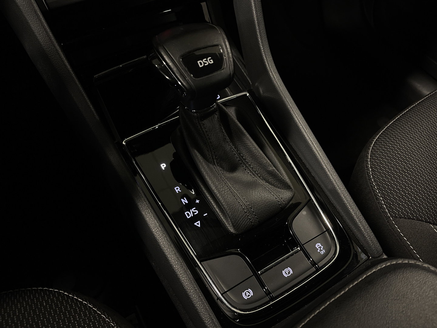 Škoda Kodiaq 1.5 TSI Business Edition | Cruise Control | Parkeersensoren | Apple Carplay |  Android Auto | Led Verlichting | Trekhaak | Front Assist | DAB |