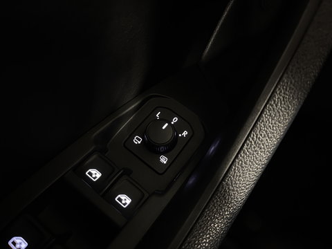 Škoda Kodiaq 1.5 TSI Business Edition | Cruise Control | Parkeersensoren | Apple Carplay |  Android Auto | Led Verlichting | Trekhaak | Front Assist | DAB |