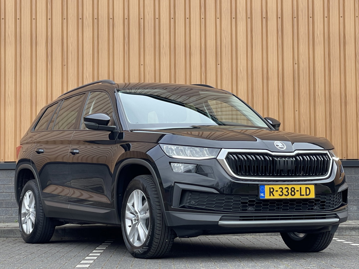 Škoda Kodiaq 1.5 TSI Business Edition | Cruise Control | Parkeersensoren | Apple Carplay |  Android Auto | Led Verlichting | Trekhaak | Front Assist | DAB |