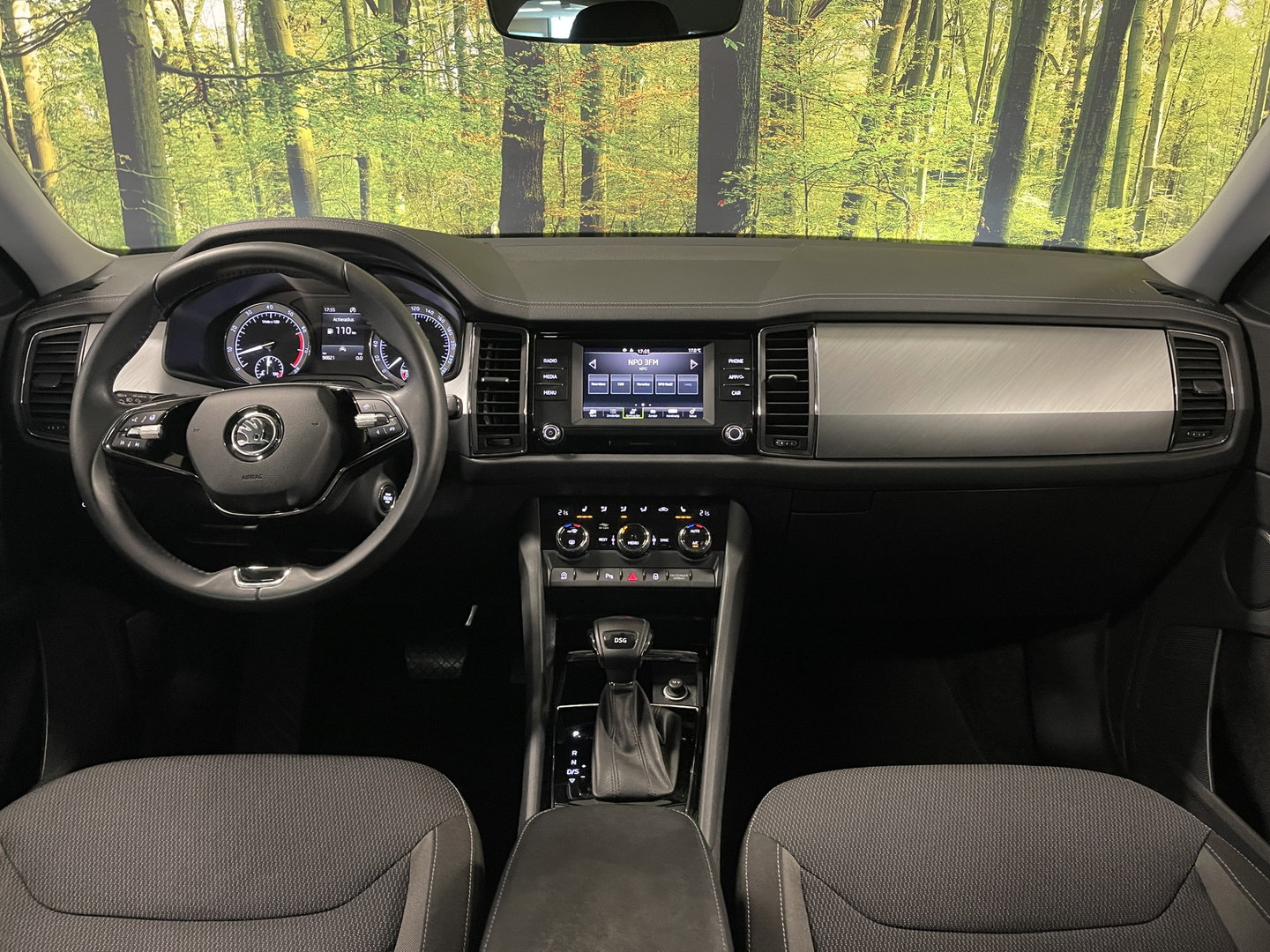 Škoda Kodiaq 1.5 TSI Business Edition | Cruise Control | Parkeersensoren | Apple Carplay |  Android Auto | Led Verlichting | Trekhaak | Front Assist | DAB |