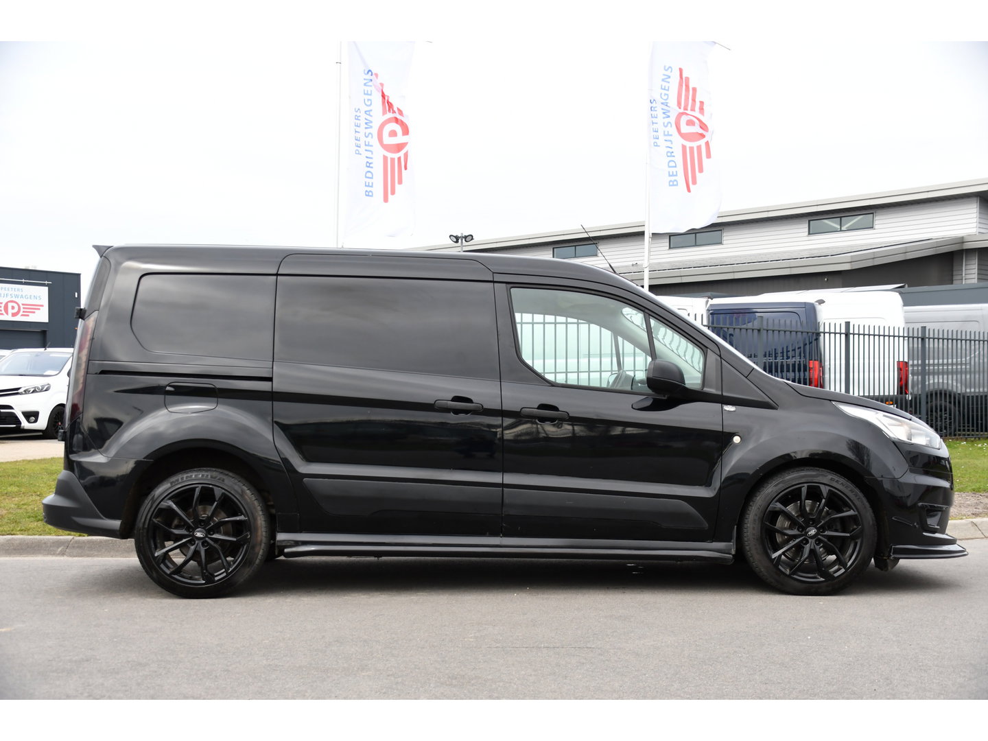 Ford Transit Connect 1.5 EcoBlue L2 Black Edition Cruise, 100pk, Trekhaak, Voorruit verwarming, Airco Sensoren, Uniek!