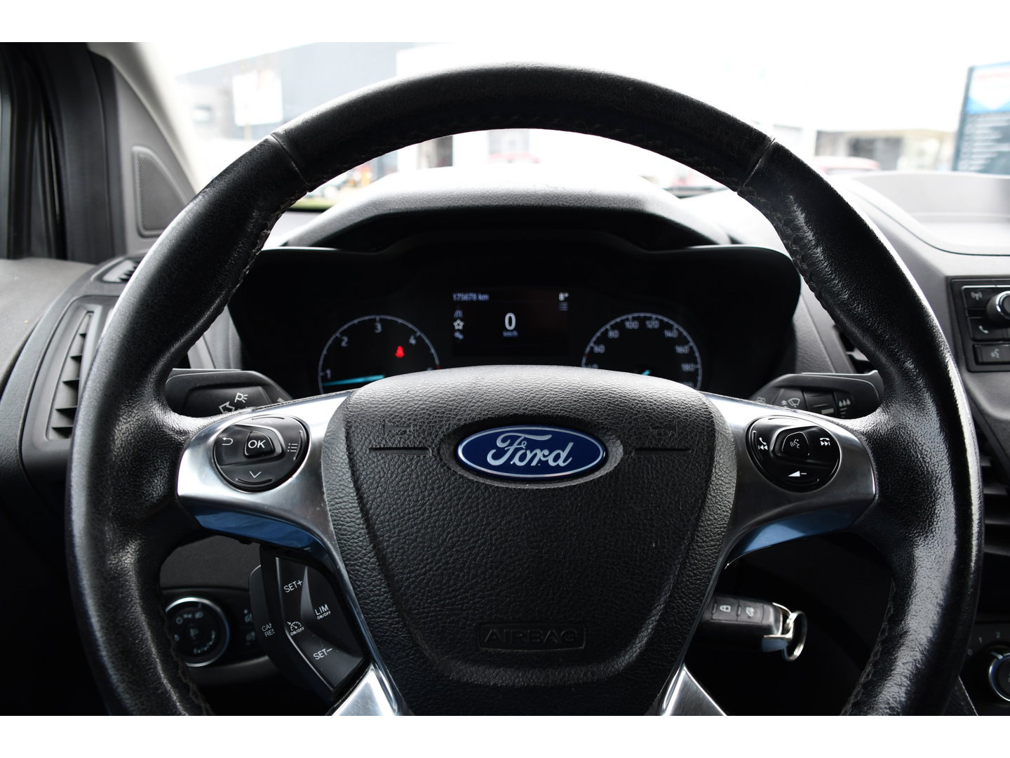 Ford Transit Connect 1.5 EcoBlue L2 Black Edition Cruise, 100pk, Trekhaak, Voorruit verwarming, Airco Sensoren, Uniek!