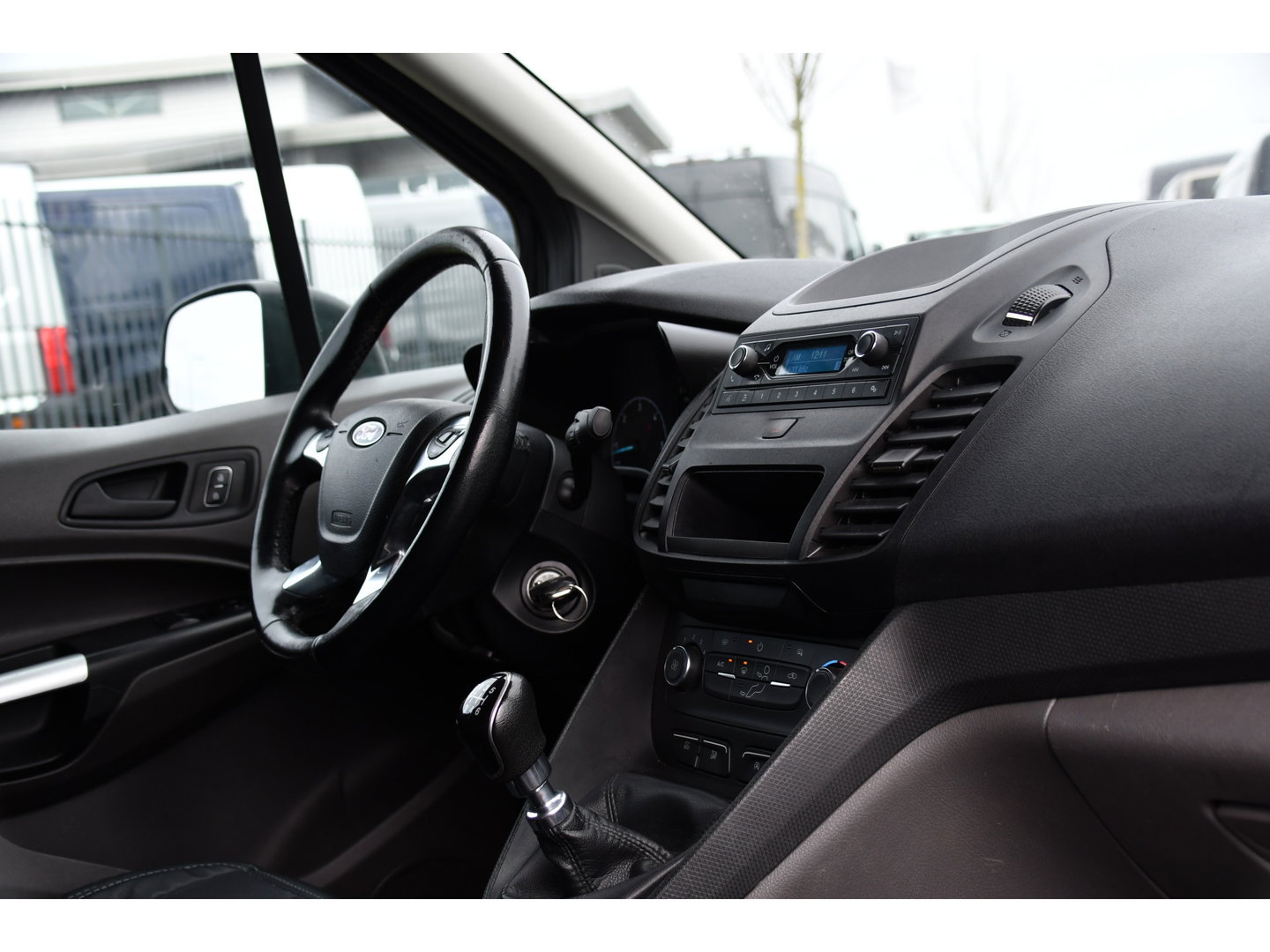 Ford Transit Connect 1.5 EcoBlue L2 Black Edition Cruise, 100pk, Trekhaak, Voorruit verwarming, Airco Sensoren, Uniek!