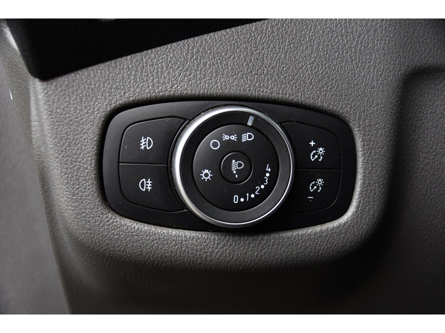 Ford Transit Connect 1.5 EcoBlue L2 Black Edition Cruise, 100pk, Trekhaak, Voorruit verwarming, Airco Sensoren, Uniek!