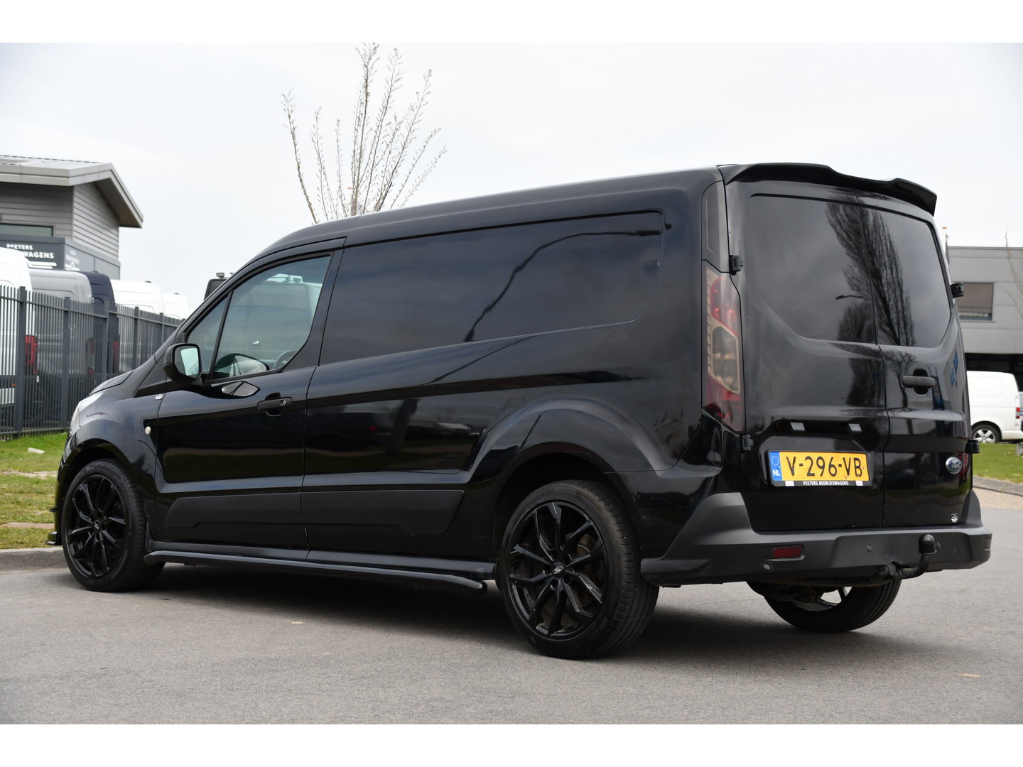 Ford Transit Connect 1.5 EcoBlue L2 Black Edition Cruise, 100pk, Trekhaak, Voorruit verwarming, Airco Sensoren, Uniek!