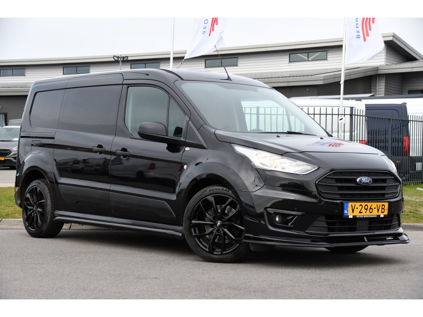 Ford Transit Connect 1.5 EcoBlue L2 Black Edition Cruise, 100pk, Trekhaak, Voorruit verwarming, Airco Sensoren, Uniek!