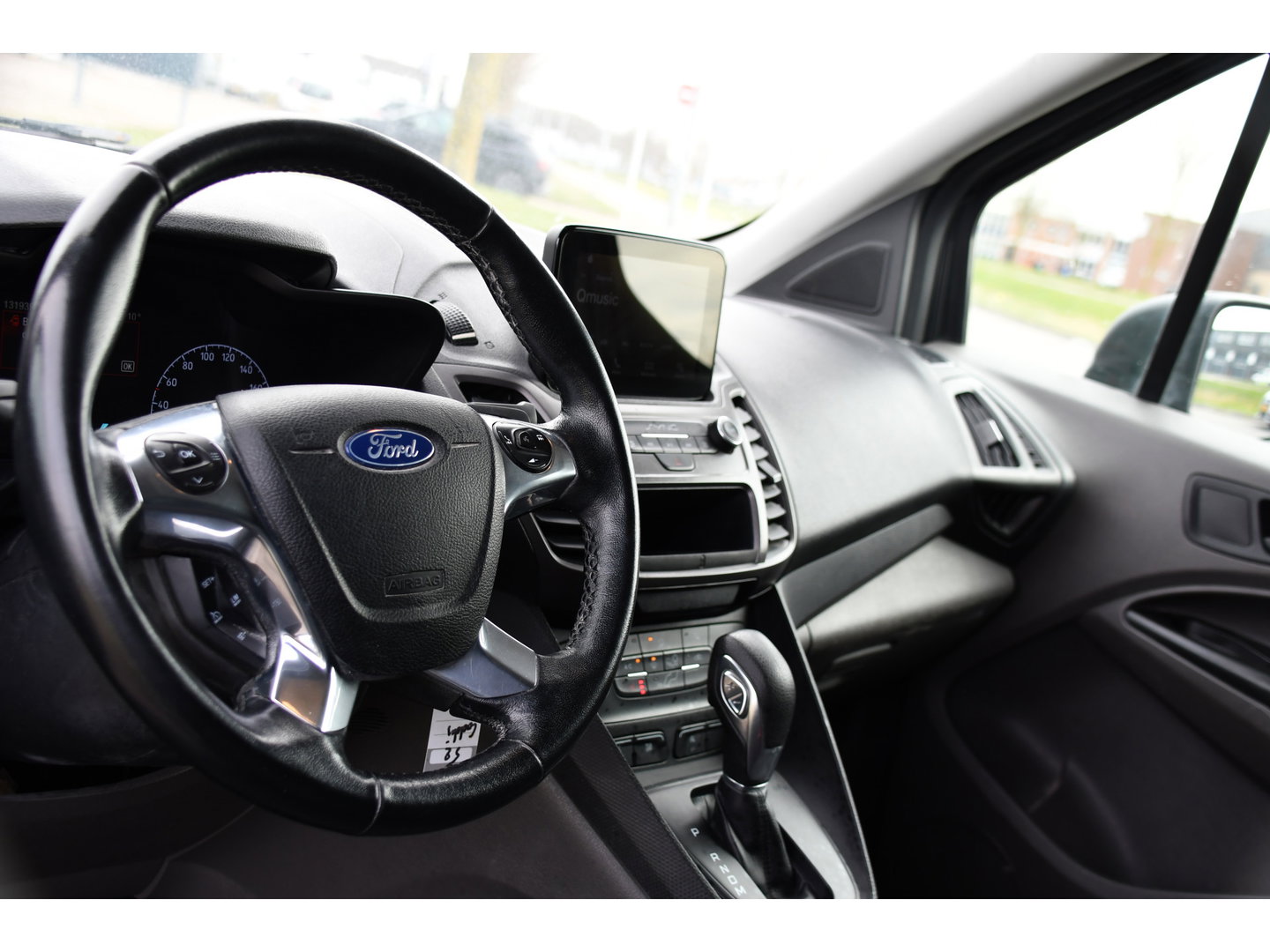 Ford Transit Connect 1.5 EcoBlue L2 Camera, Cruise, Carplay, Stoelverwarming, Automaat, 100pk, Trekhaak, Uniek!