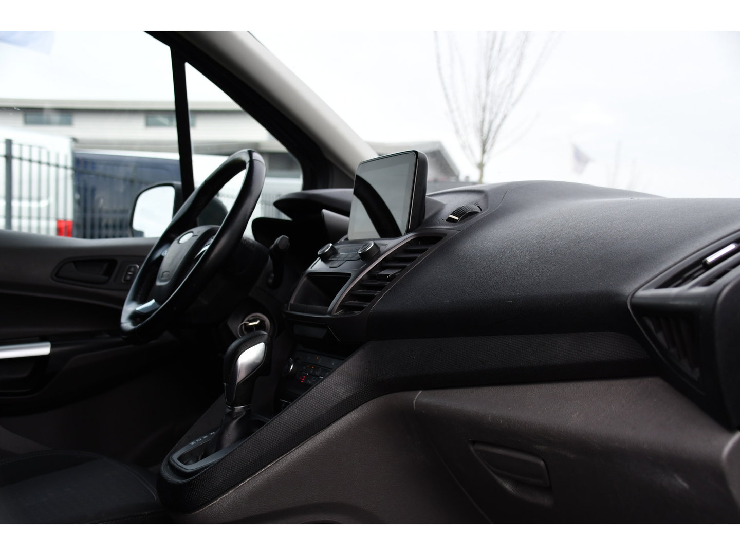 Ford Transit Connect 1.5 EcoBlue L2 Camera, Cruise, Carplay, Stoelverwarming, Automaat, 100pk, Trekhaak, Uniek!