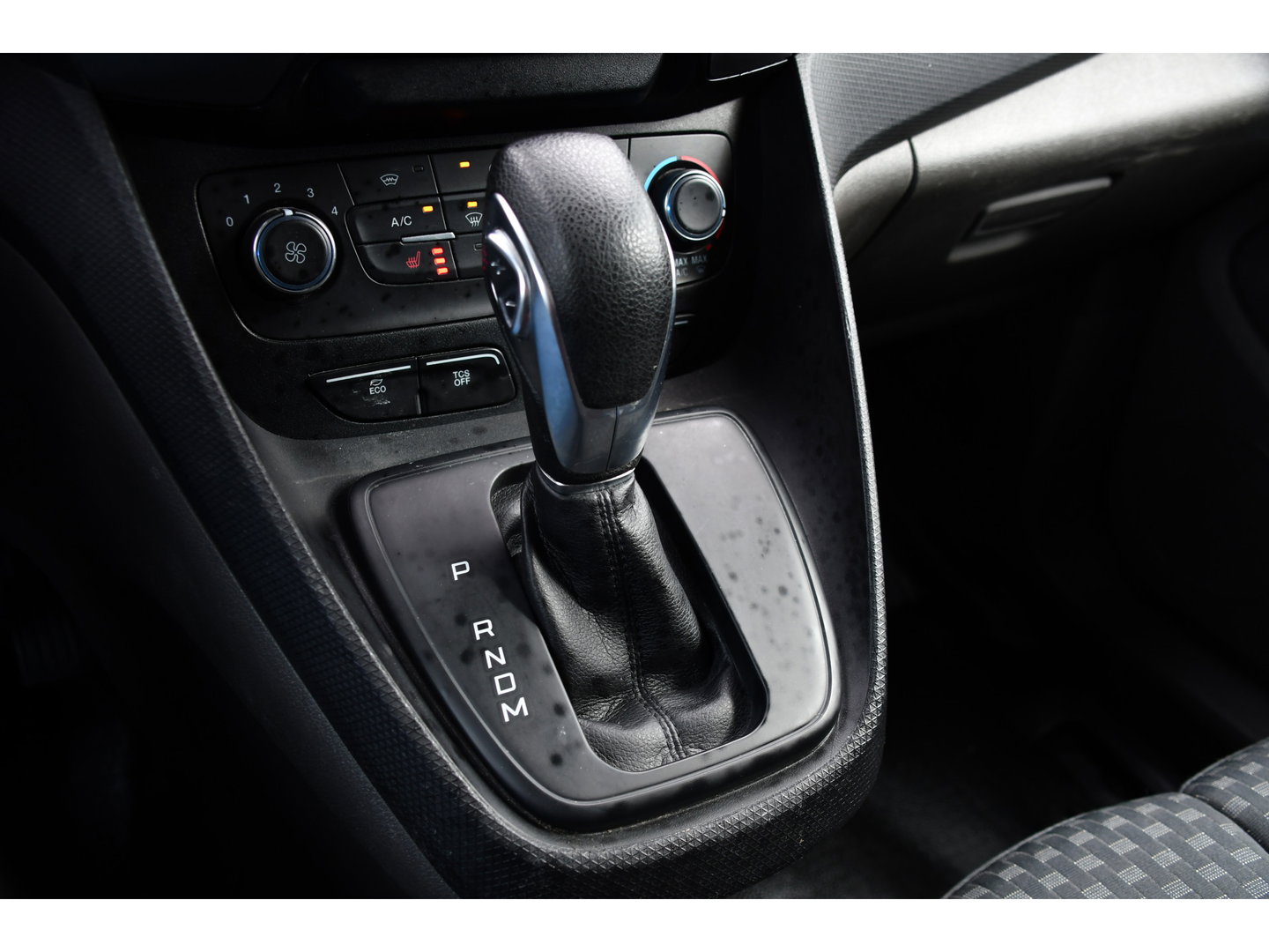 Ford Transit Connect 1.5 EcoBlue L2 Camera, Cruise, Carplay, Stoelverwarming, Automaat, 100pk, Trekhaak, Uniek!