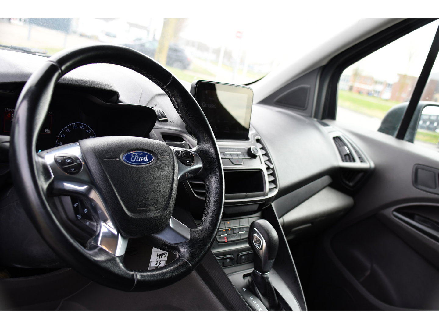 Ford Transit Connect 1.5 EcoBlue L2 Camera, Cruise, Carplay, Stoelverwarming, Automaat, 100pk, Trekhaak, Uniek!