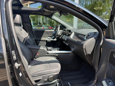 Mercedes-Benz GLA 250 e AMG Black Line I Panoramadak I Multibeam