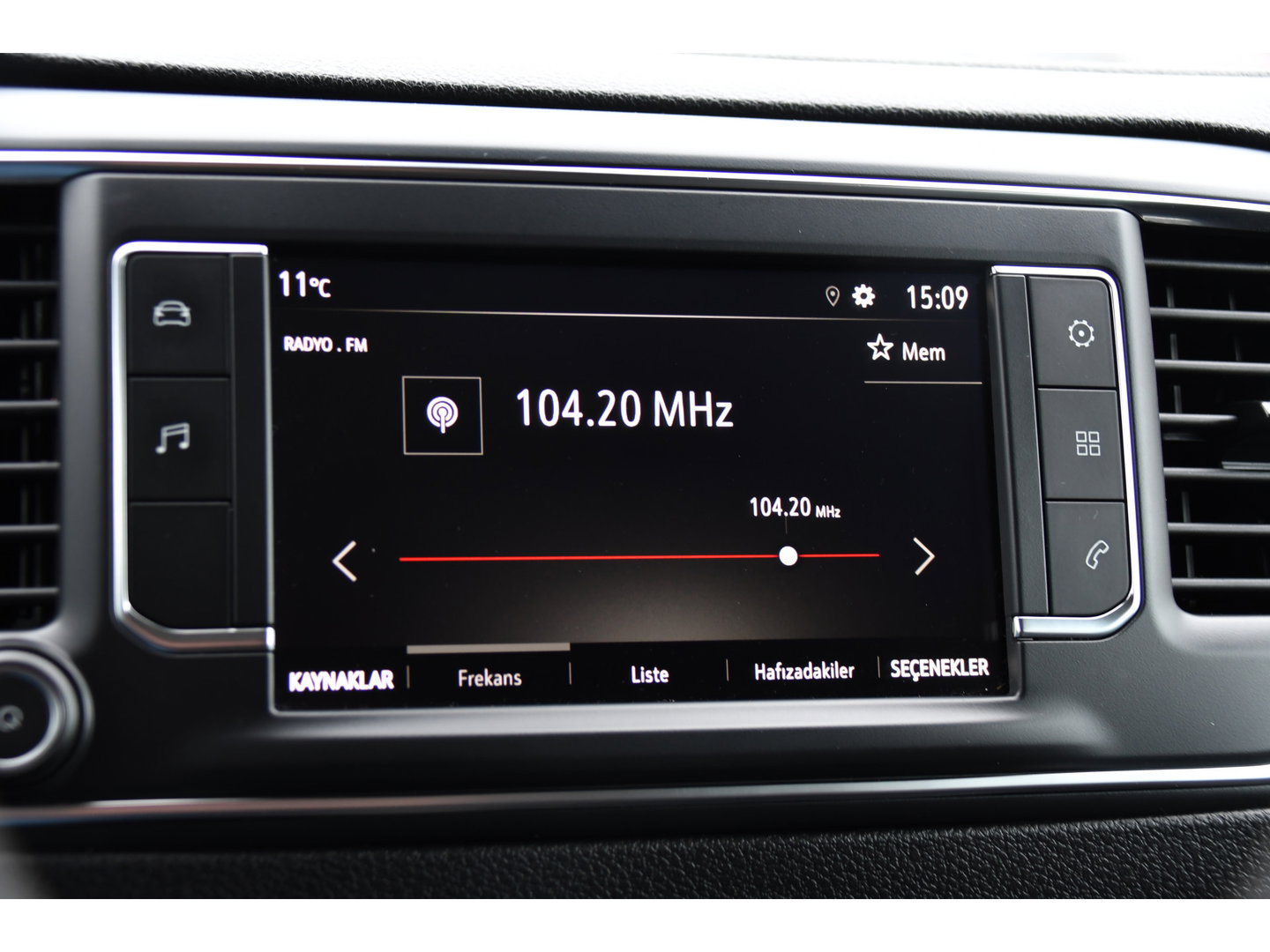 Opel Vivaro 2.0 CDTI L3H1 DC Black Edition Camera, Cruise, Carplay, Stoelverwarming, 2 x Schuifdeur, Sensoren, Clima, Trekhaak, multimedia, Uniek!