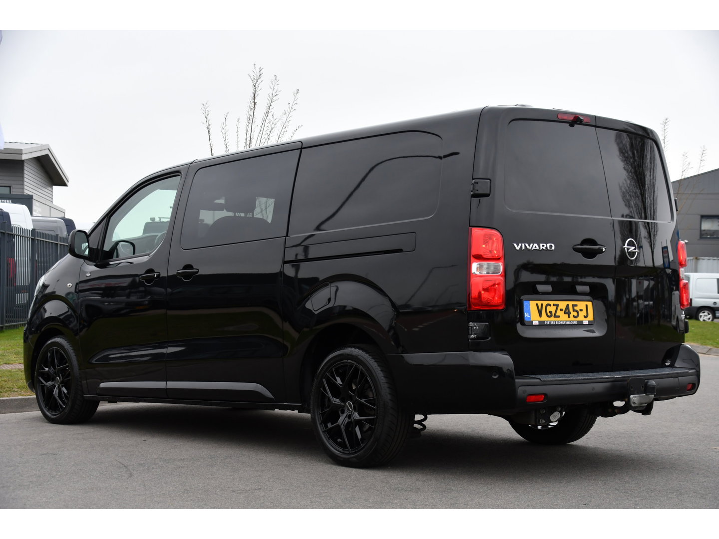 Opel Vivaro 2.0 CDTI L3H1 DC Black Edition Camera, Cruise, Carplay, Stoelverwarming, 2 x Schuifdeur, Sensoren, Clima, Trekhaak, multimedia, Uniek!